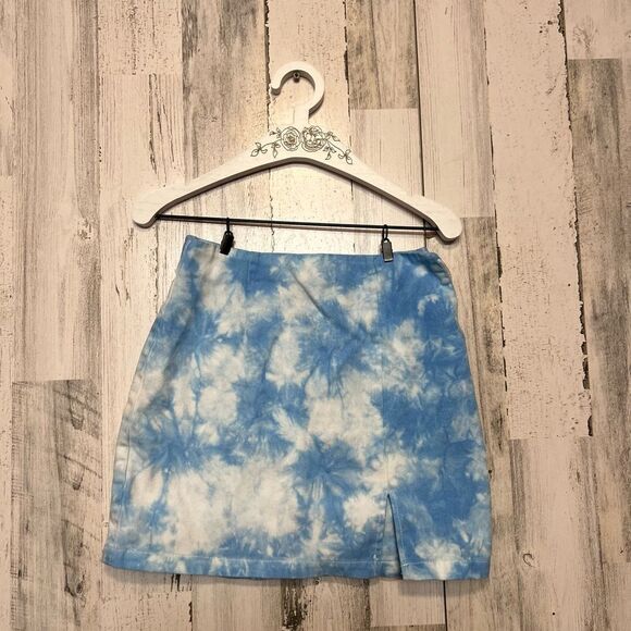Forever 21 Blue mini skirt - Picture 3 of 6